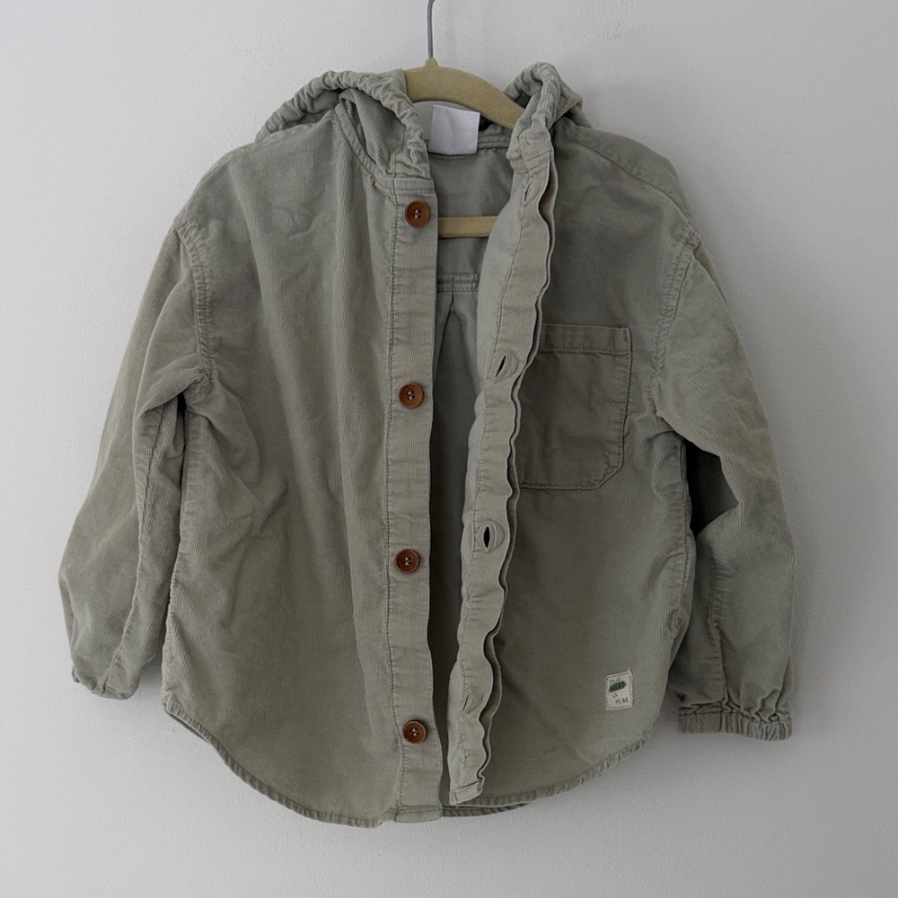 Zara Kids Sage Green Hooded thin corduroy button shirt ADORABLE 4-5 years